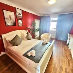 Cozy One Bedroom Retreat In Luxembourg-Limp17A